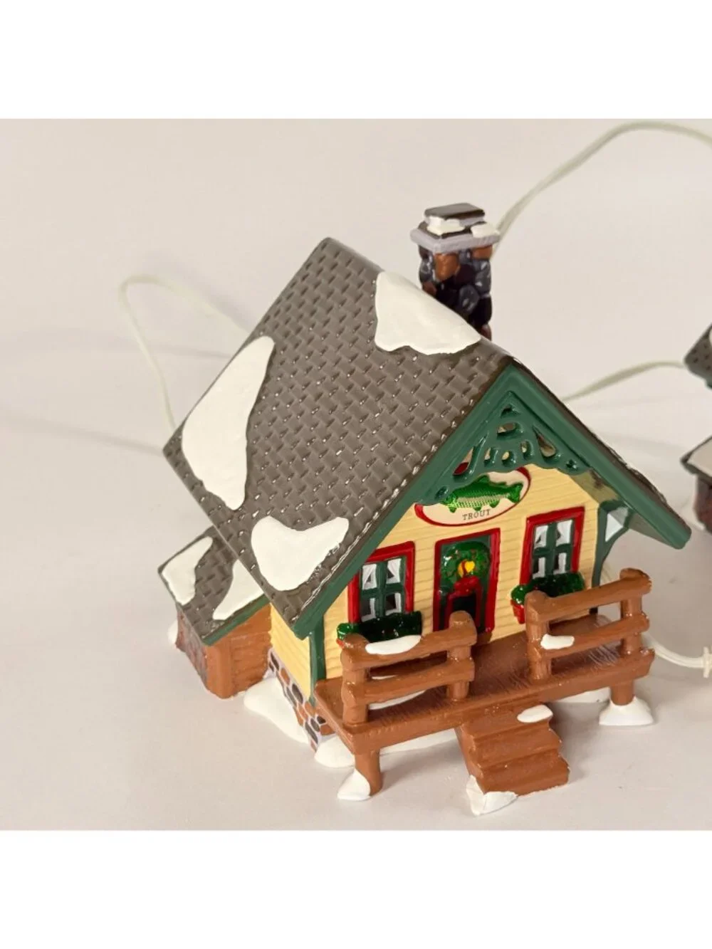 Dept 56 Snow Village Set Of 2 Fisherman’s Nook Cabins Lighted 54615 damaged